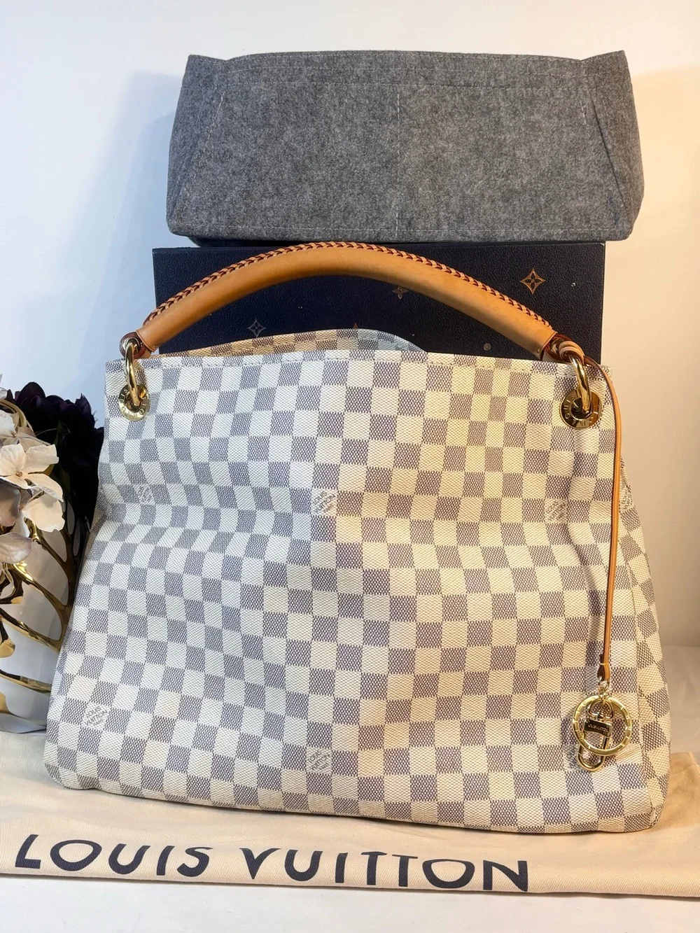 Amazing Louis Vuitton Artsy Azur